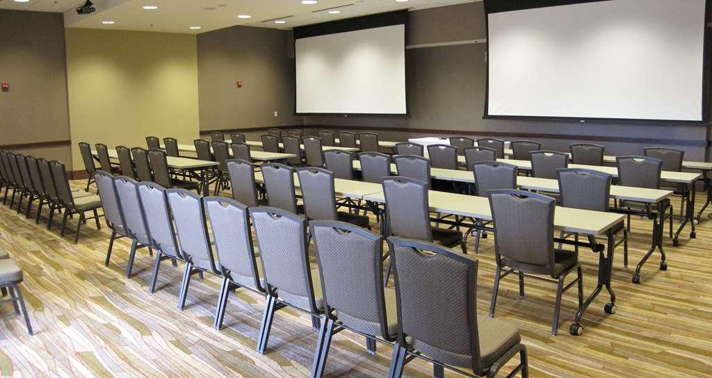 I Hotel And Illinois Conference Center - Шампейн Стая снимка