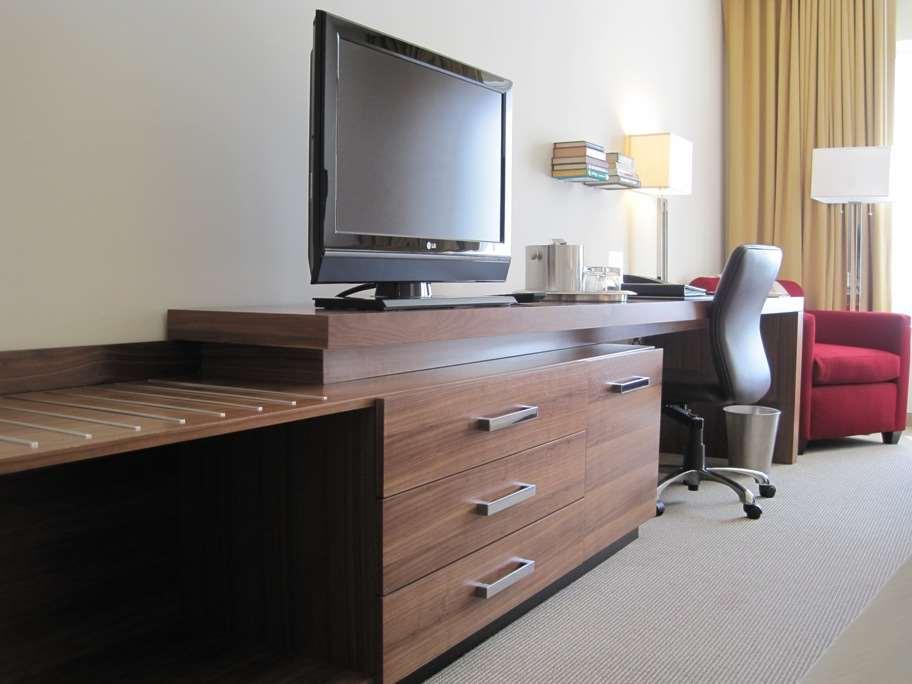 I Hotel And Illinois Conference Center - Шампейн Стая снимка