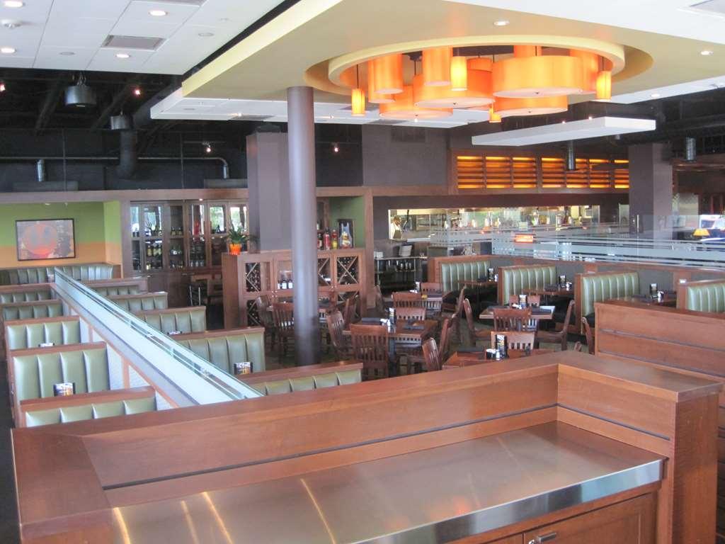I Hotel And Illinois Conference Center - Шампейн Ресторант снимка