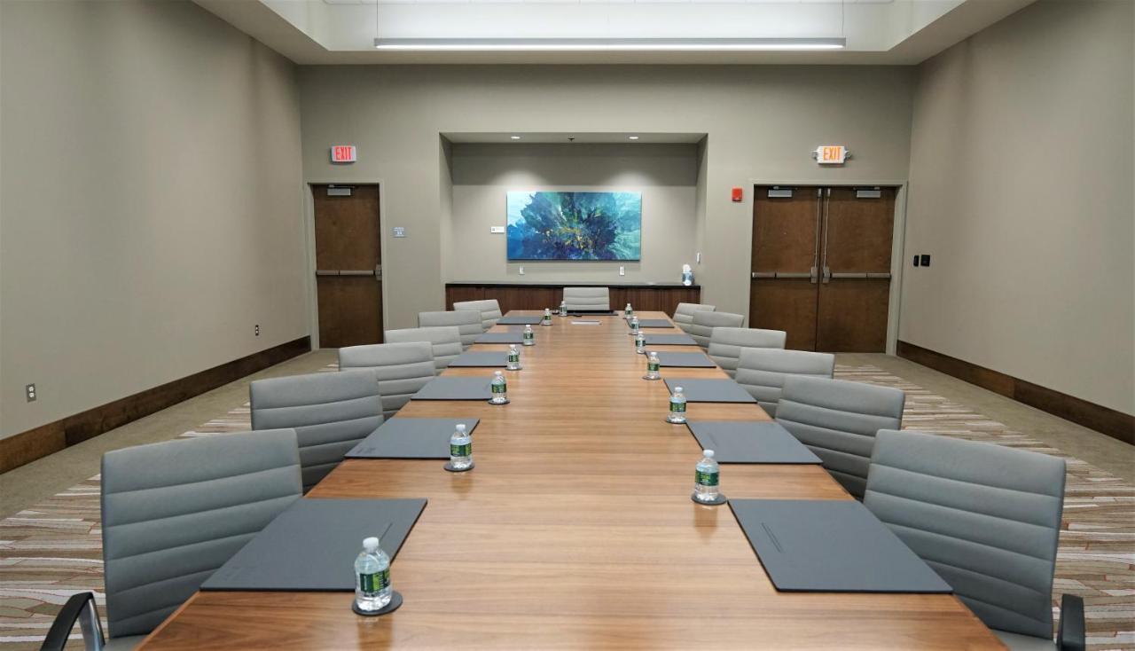 I Hotel And Illinois Conference Center - Шампейн Екстериор снимка