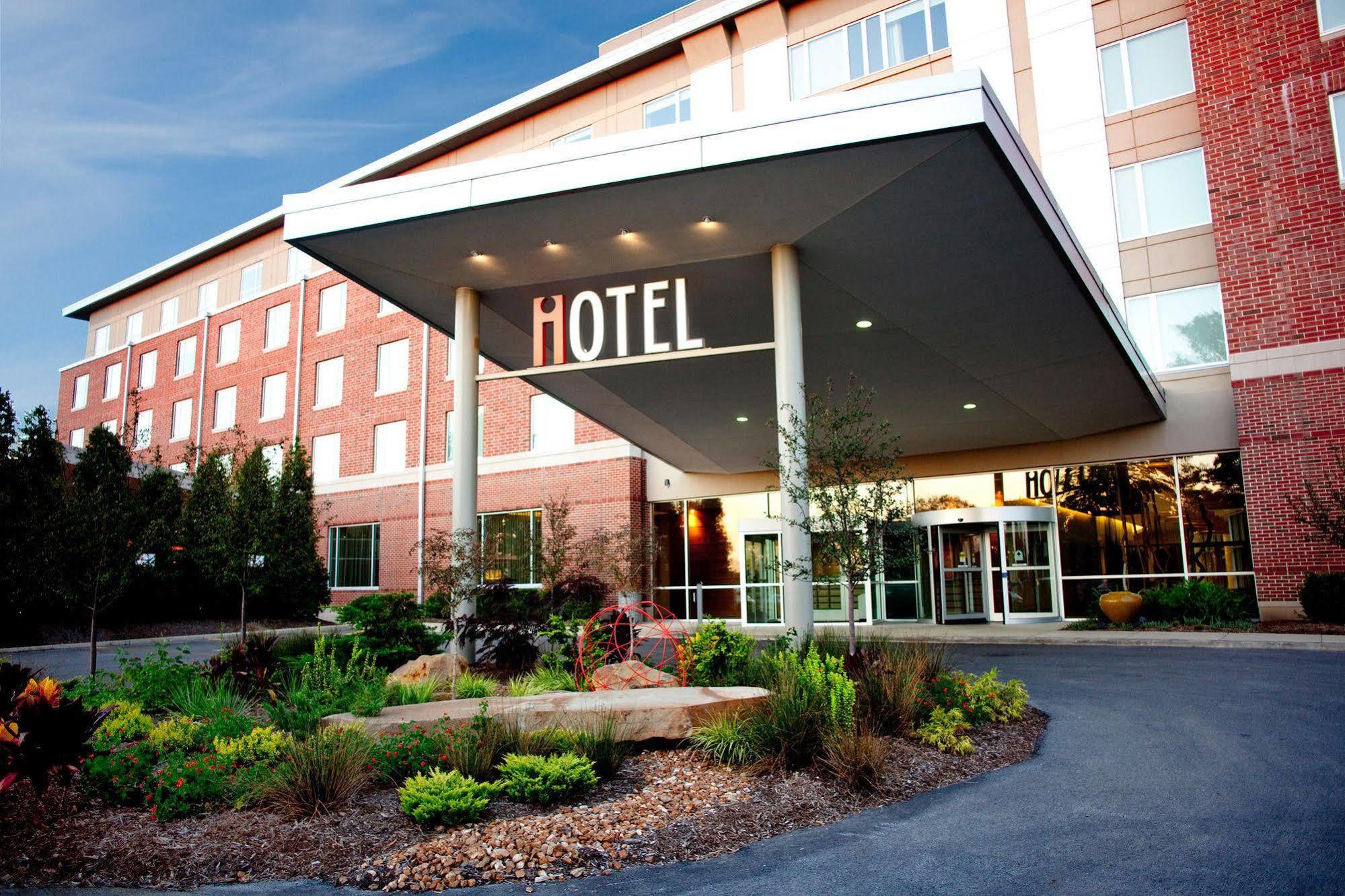 I Hotel And Illinois Conference Center - Шампейн Екстериор снимка